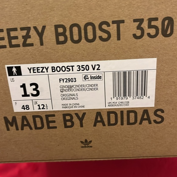 Yeezy Boost 350 V2 - Picture 9 of 9